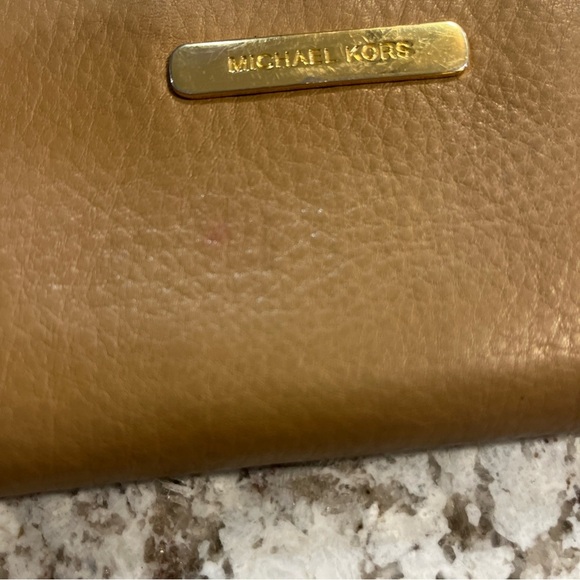 MICHAEL KORS WOMENS BEIGE LEATHER MEDIUM WALLET ZIP AROUND 4” X 8” - Picture 2 of 10